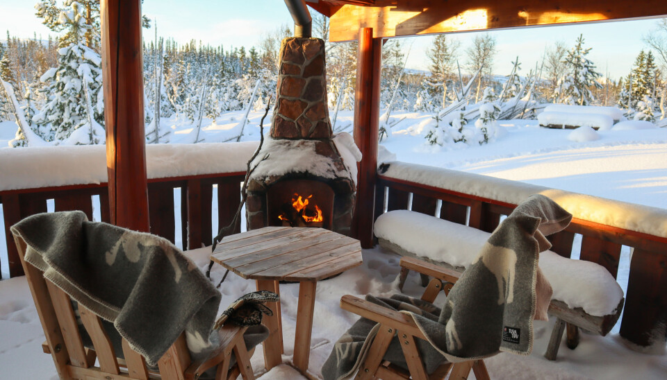 Hytteveranda på Gilså i Meråker. Vinter. Utepeis.