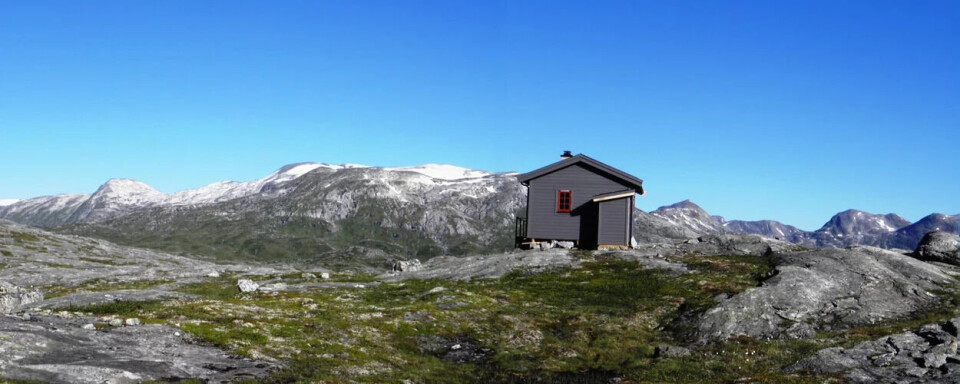 Kvitberghytta i Hamsedalen er med sine 20 m2 et ypperlig sted å bli bedre kjent, fiske og gå på toppturer.