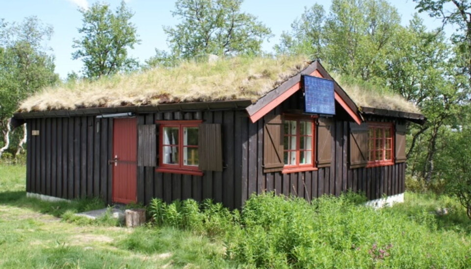 Øyvassosbua ved Kaldfjorden. I de store vannmassene svømmer grov fjellørret.