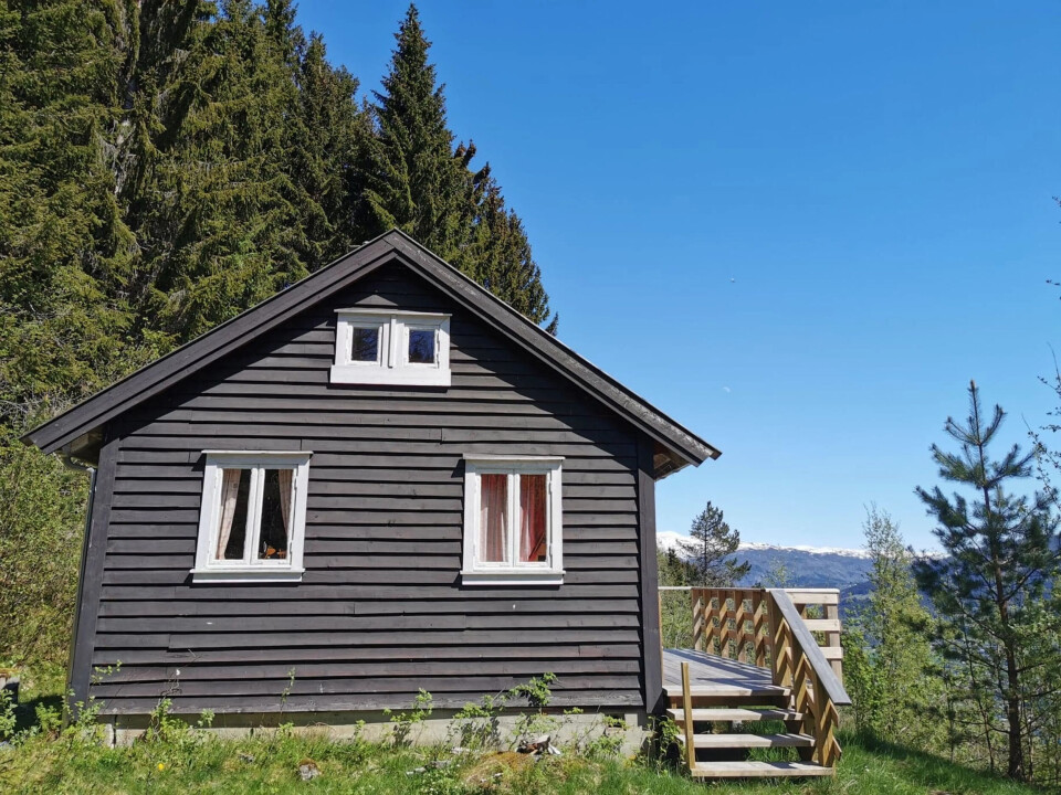 Lyst til å utforske Voss? På Ekstremsportveko men har ikke ordna losji? For bare fem hundre per natt kan du leie denne hytta.