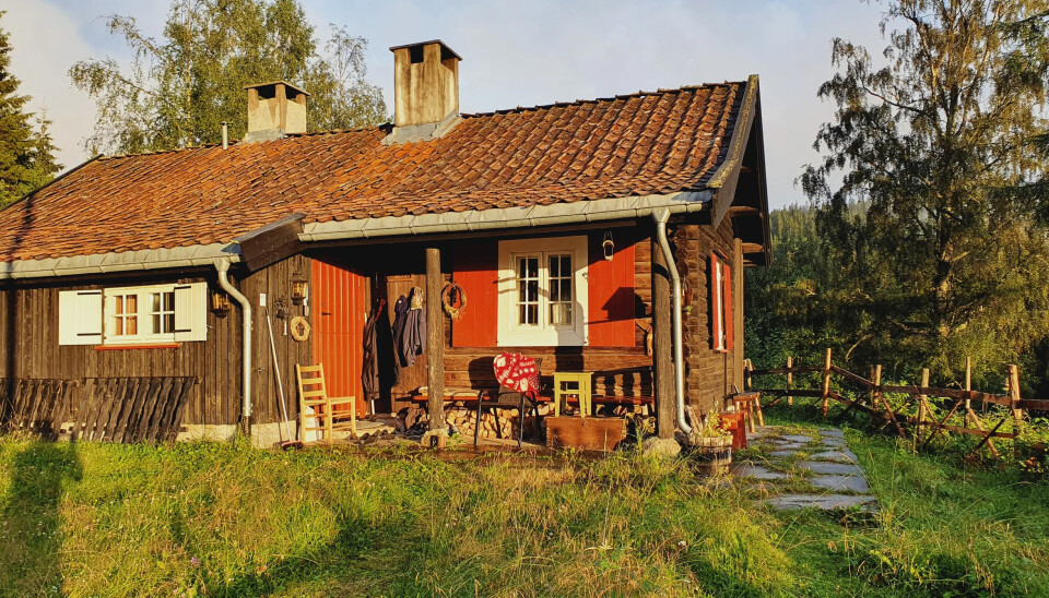 Tømmerhytta til leie nord i Nordmarka.